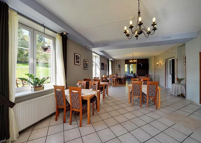 Hotel Belweder - Przy Hotelu Golebiewski Otel 2*