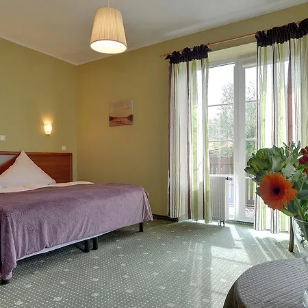 Hotel Belweder - Przy Hotelu Golebiewski